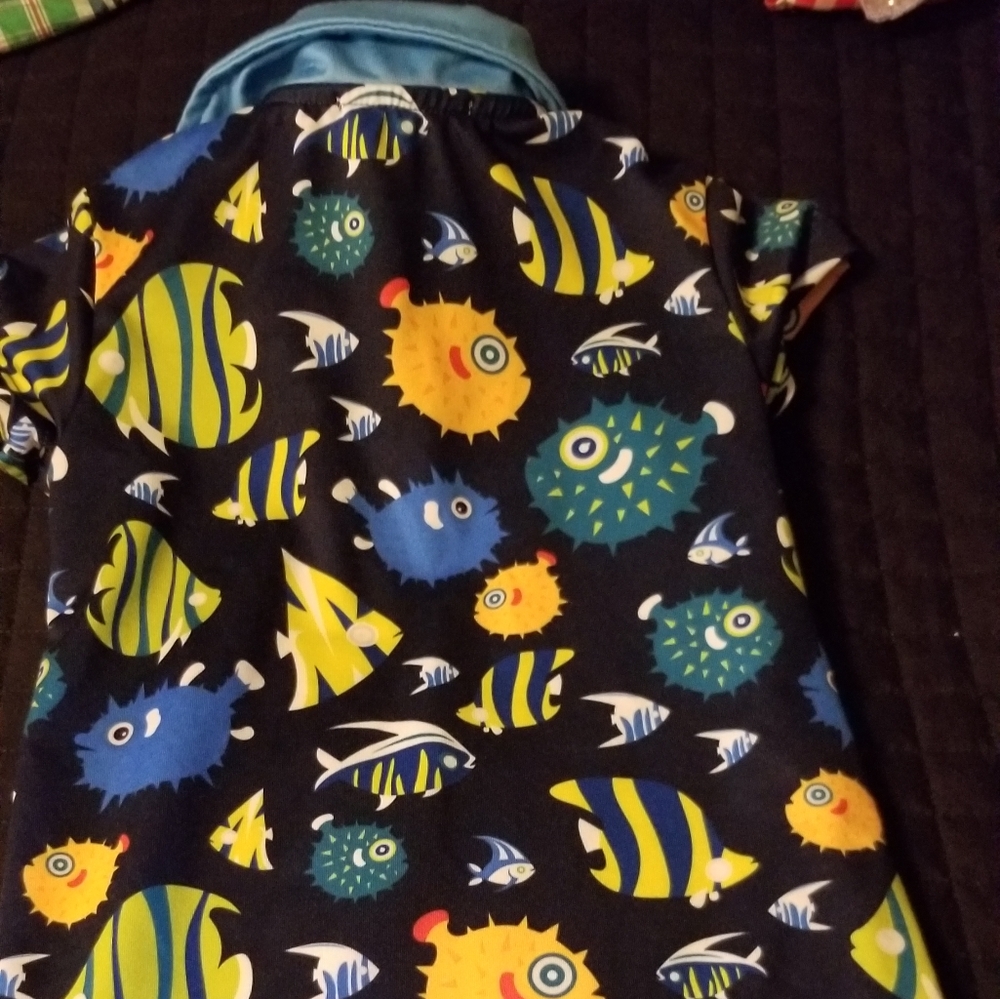 18mth. Lot of 6 outfits. Excellent condition.